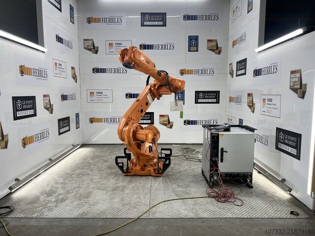 Industrial robot ABB IRB 6700-205/2.80