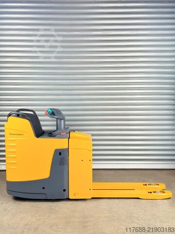 No pallet truck driver Jungheinrich ERE 225 - Service Neu - Batterie 80% - Garantie