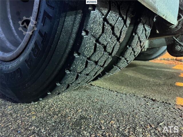 Portal arm system Istrail hook trailer with tipper