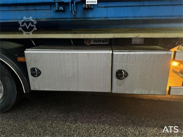 Portal arm system Istrail hook trailer with tipper