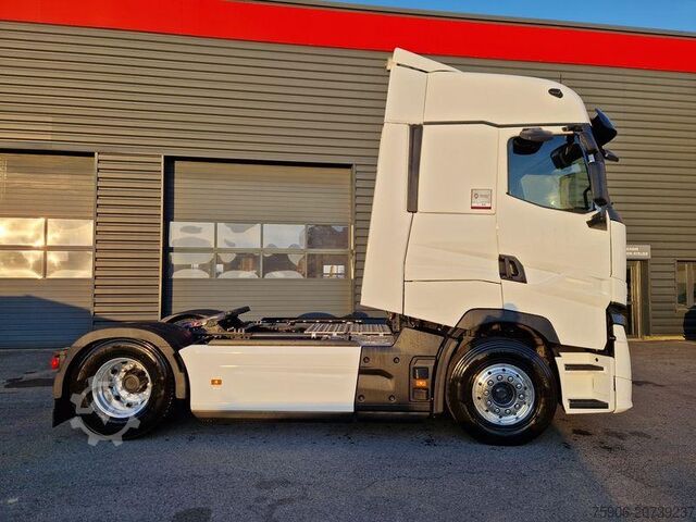 Standard tractor unit Renault T-High