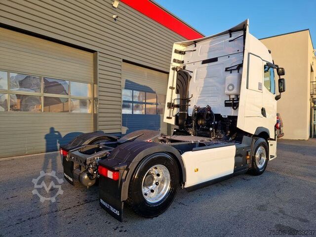 Standard tractor unit Renault T-High