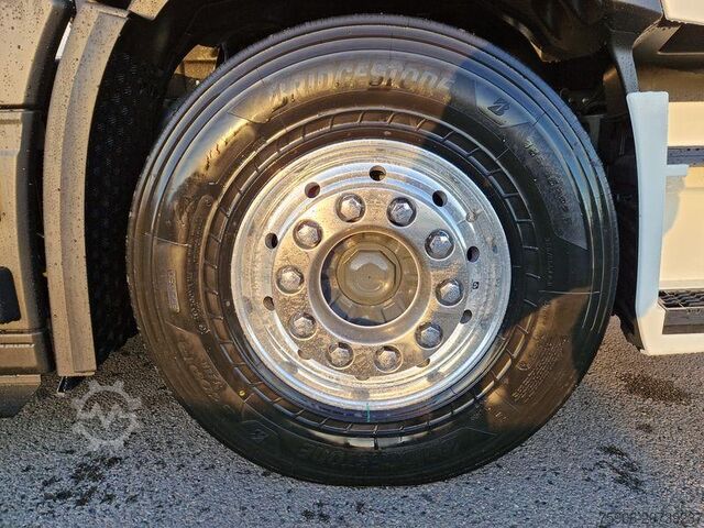 Standard tractor unit Renault T-High