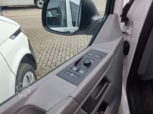 Kleinbus VOLKSWAGEN T6.1  9-Sitzer Caravelle Trendline    1 . Hand