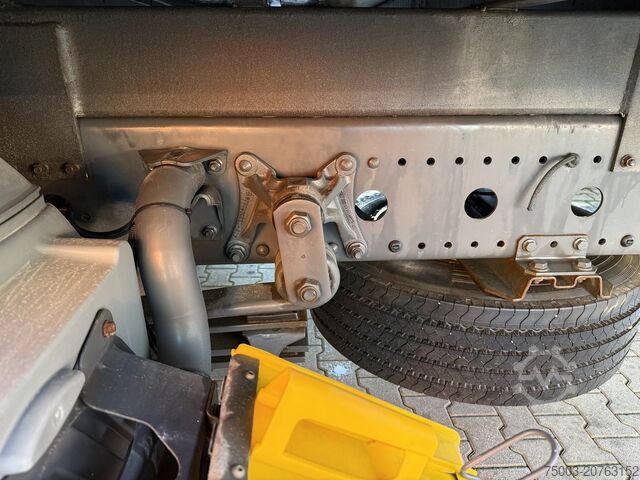 LKW mit Pritsche (offen) Mercedes-Benz Atego 1524 Palfinger 12002 bis 19 Meter