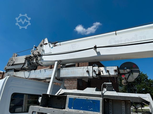 Autokranwagen MERCEDES-BENZ 818 +Böcker AK 32-1200 Dachdeckerkran +Seilwinde