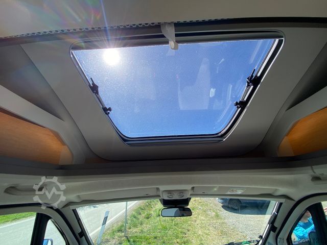 Semi-integrated camper LMC Tourer  H 730 G  ,Hubbett, Navi,Wintertauglich