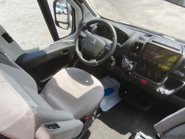Semi-integrated camper LMC Tourer  H 730 G  ,Hubbett, Navi,Wintertauglich