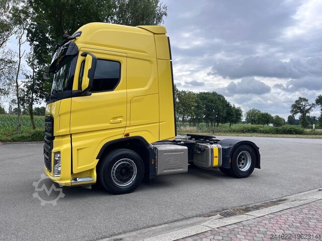 Standard tractor Ford Trucks F-max met HYDROLIQUE