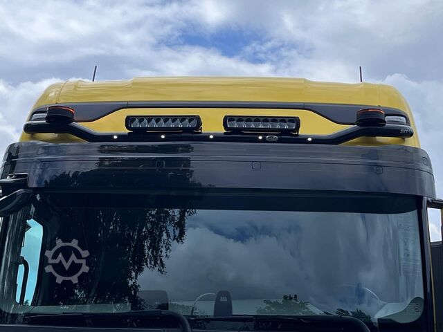 Standard tractor Ford Trucks F-max met HYDROLIQUE