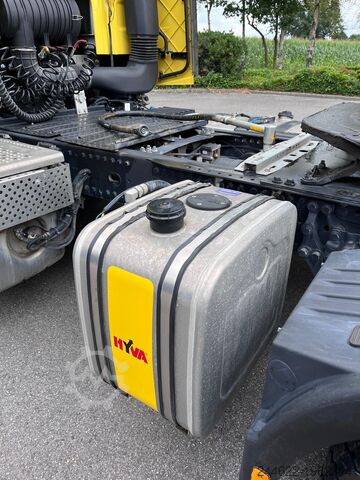Standard tractor Ford Trucks F-max met HYDROLIQUE