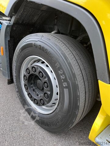 Standard tractor Ford Trucks F-max met HYDROLIQUE