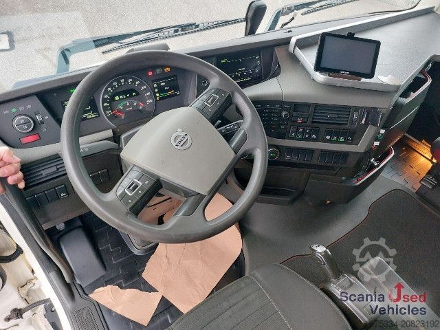 LKW mit Pritsche (offen) Volvo FH 540 Baustoff mit Heckran Fassi F215A.23