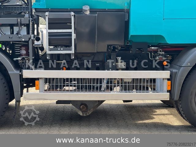 Kehrmaschine MERCEDES-BENZ 1324 Atego Johnston  VT652   120TKM  Euro6b
