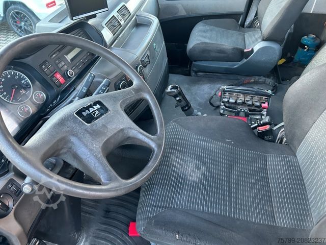 Autokran MAN 26.360 TGS Pritsche + HIAB 477 Kran 6x4