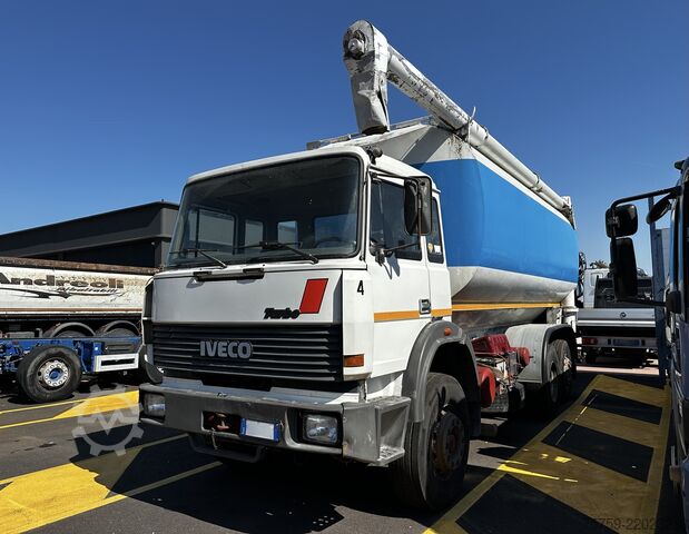 Silo truck Iveco 190.26 MENCI Granulat/Futter-Silo 30cbm