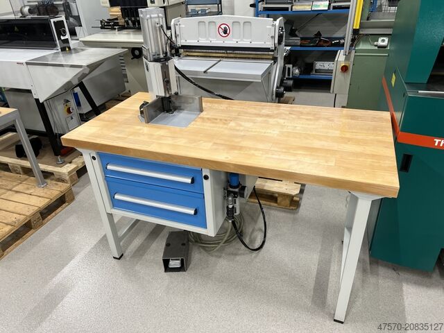 Automatischer Eckenschneider Kolbus ECK 100 Automatic Corner Cutter