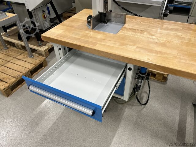 Automatischer Eckenschneider Kolbus ECK 100 Automatic Corner Cutter