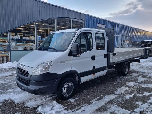 Flatbed double cab Iveco Daily 40C15 3.0D Open laadbak DC 7 pers GVW 350...