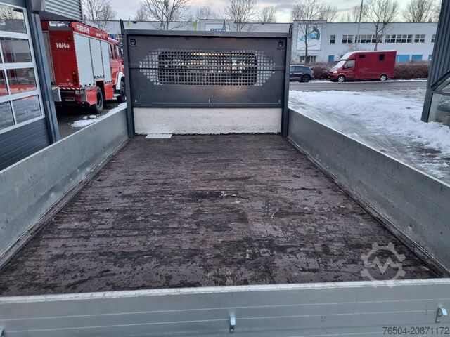 Flatbed double cab Iveco Daily 40C15 3.0D Open laadbak DC 7 pers GVW 350...