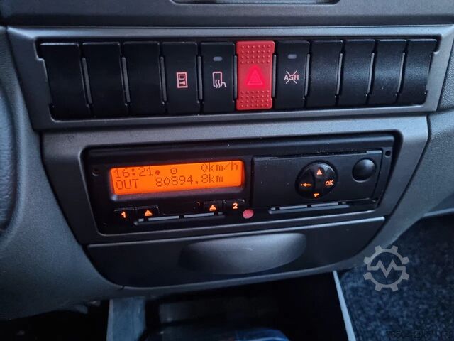 Flatbed double cab Iveco Daily 40C15 3.0D Open laadbak DC 7 pers GVW 350...