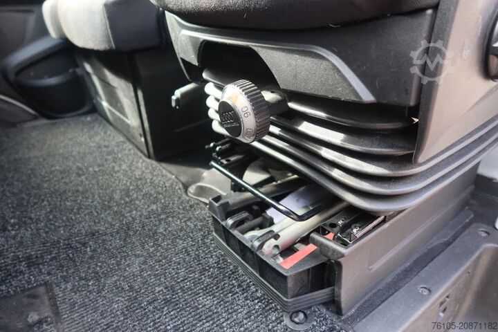 Car transporter Iveco 40 C 18 Luchtering 3.0 L motor Tijhof opbouw