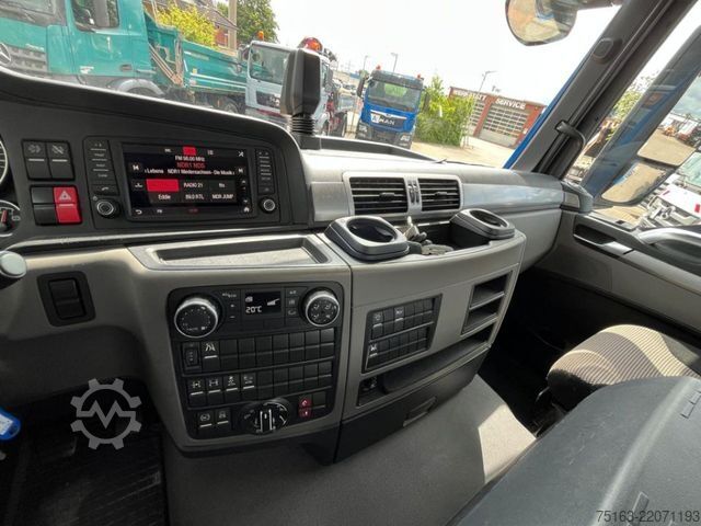 Roll-off tipper truck MAN TG-S 26.470 6x4 Abrollkipper kurzer Radstand