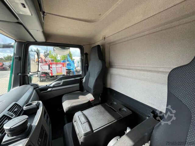 Tipper van MAN TG-L 8.190.4x2 BL 2-Achs Kipper Kran Hiab 078+Gr