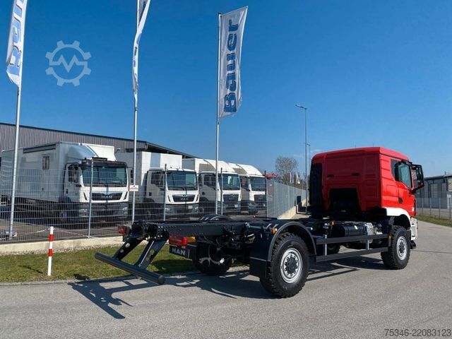 Special purpose truck MAN TGM 18.250 4x4 BB/Fahrgestell/3-Sitze/Neu