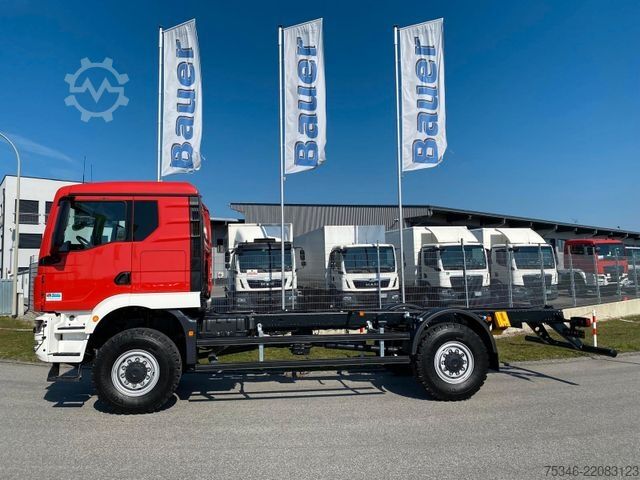 Special purpose truck MAN TGM 18.250 4x4 BB/Fahrgestell/3-Sitze/Neu