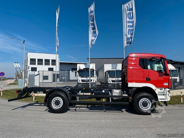 Special purpose truck MAN TGM 18.250 4x4 BB/Fahrgestell/3-Sitze/Neu