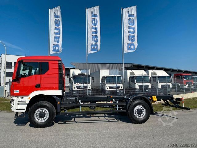 Special purpose truck MAN TGM 18.250 4x4 BB/Fahrgestell/3-Sitze/Neu