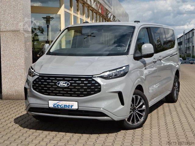 Minibus FORD Tourneo Custom 320L2 Titanium 4x4 AHK Stndhz Kam