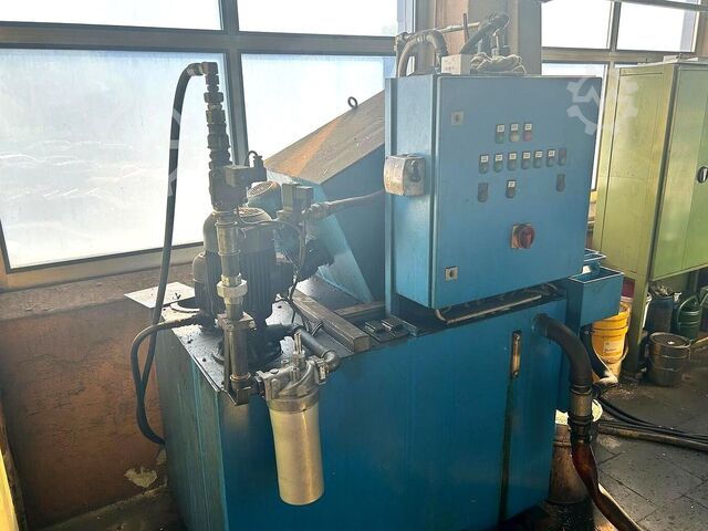 Vertical machining center Takumi V18A