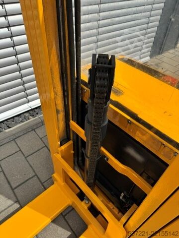 Pallet Stackers Jungheinrich EJC 216