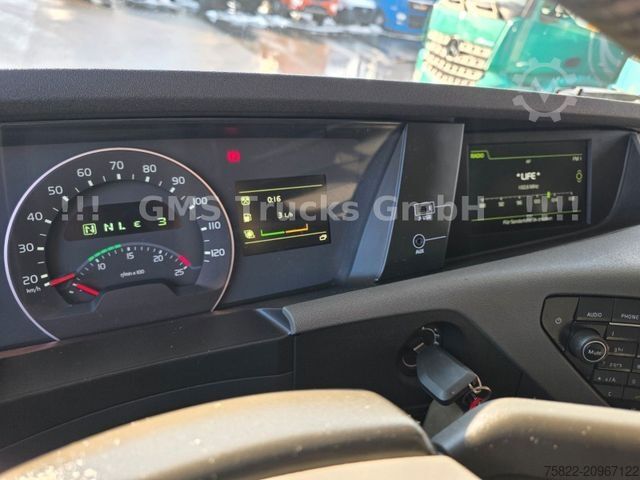 Flatbed truck VOLVO FH 500 / 6X2 / I Shift / Atlas Kran / Lenkachse