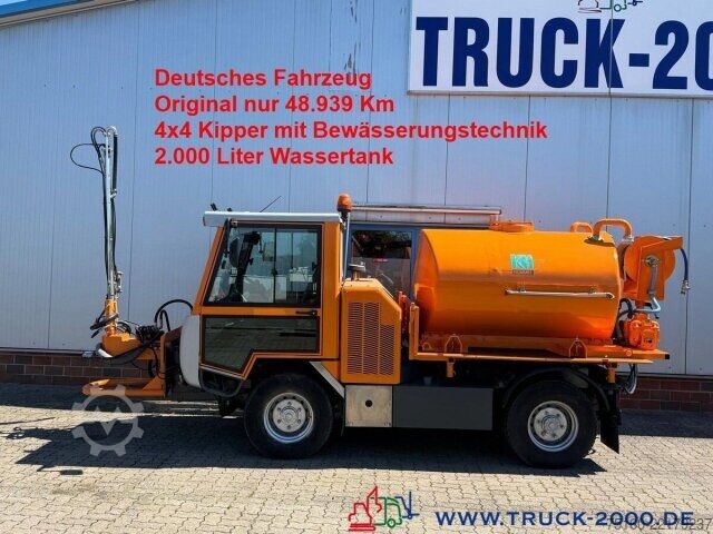 Transporter mit Kipper Multicar Boki HY1251B Bewässerung Grünflächen-Pflanzen
