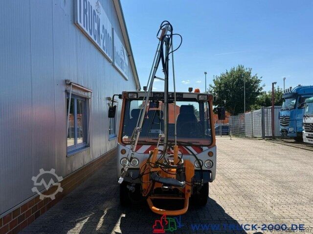 Transporter mit Kipper Multicar Boki HY1251B Bewässerung Grünflächen-Pflanzen