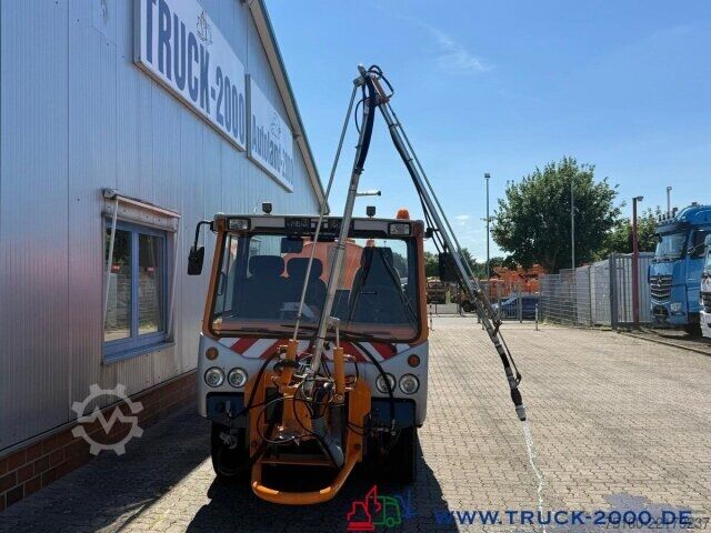 Transporter mit Kipper Multicar Boki HY1251B Bewässerung Grünflächen-Pflanzen