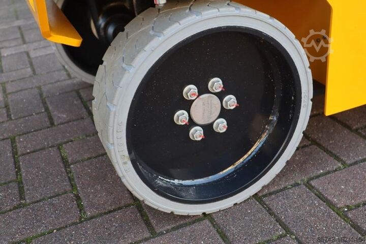 Scissor lift Haulotte Compact 8N Valid inspection, *Guarantee! 8m Workin