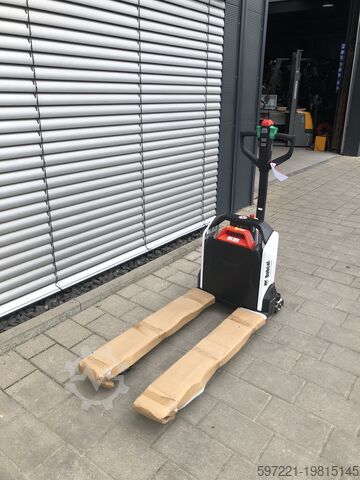 Electric Pallet Trucks Bobcat LPM15N