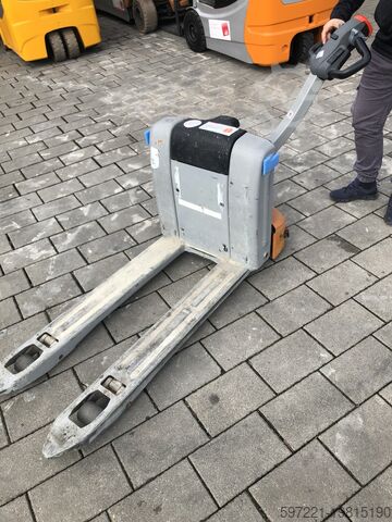 Electric Pallet Trucks Still ECH15/LIION