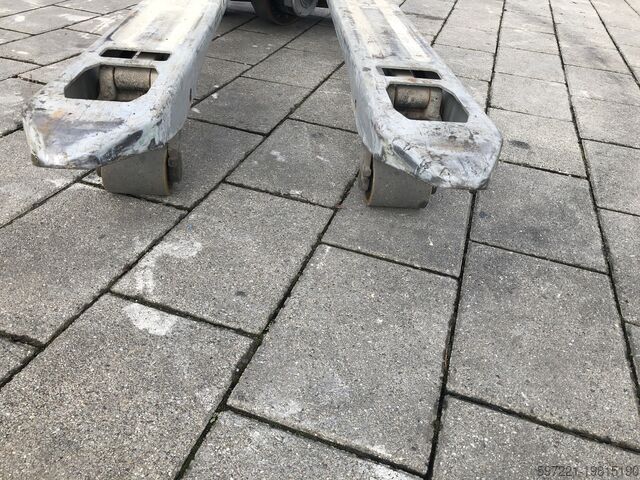 Electric Pallet Trucks Still ECH15/LIION