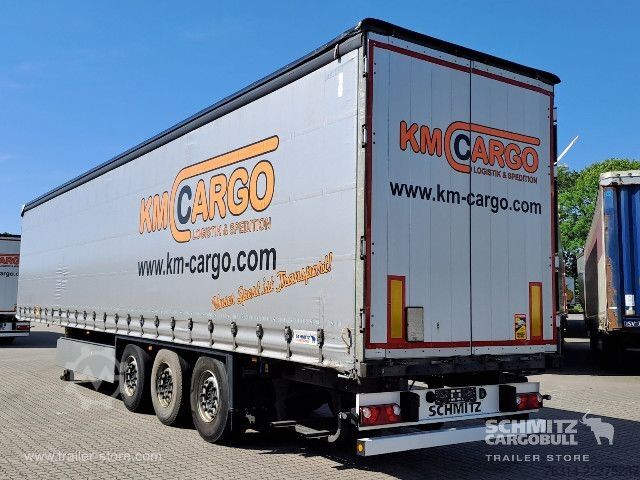 Auflieger mit Pritsche & Plane Schmitz Cargobull Curtainsider Standard Getränke