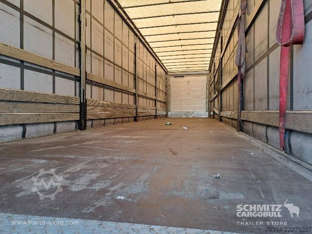 Auflieger mit Pritsche & Plane Schmitz Cargobull Curtainsider Standard Getränke