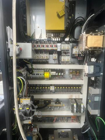 VERTIKALES BEARBEITUNGSZENTRUM Doosan DNM 400 II