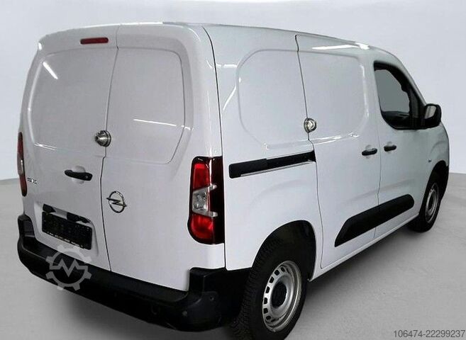 Kastenwagen OPEL Combo E Cargo Basis # erst 7 tkm # Würth Regale