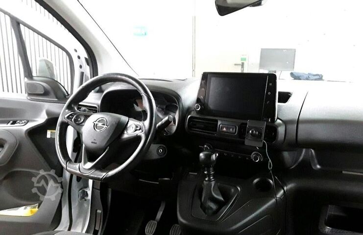 Kastenwagen OPEL Combo E Cargo Basis # erst 7 tkm # Würth Regale