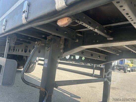 Auflieger mit Pritsche & Plane SCHWARZMüLLER J SERIE SAF ACHSEN XL  LANG, MEHRERE EINHEITEN VERFüGBAR, SEHR GUTER ZUSTAND