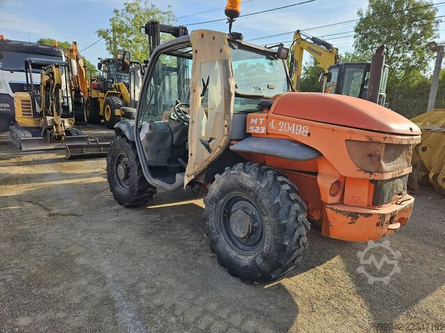 Telescopic loader Manitou MT 532